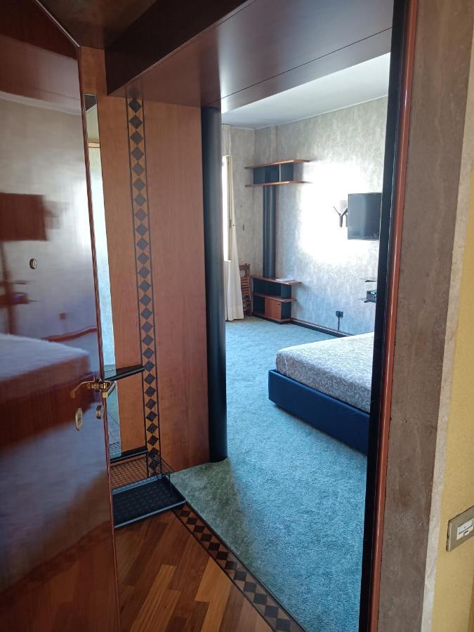 Milan South Gate Apartment ภายนอก รูปภาพ
