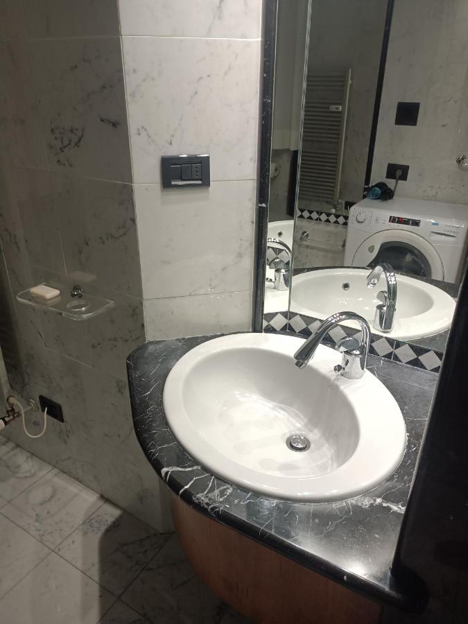Milan South Gate Apartment ภายนอก รูปภาพ